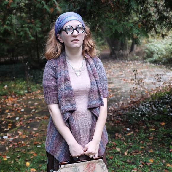 Meet your Posher, Holly - Picture 1 of 1