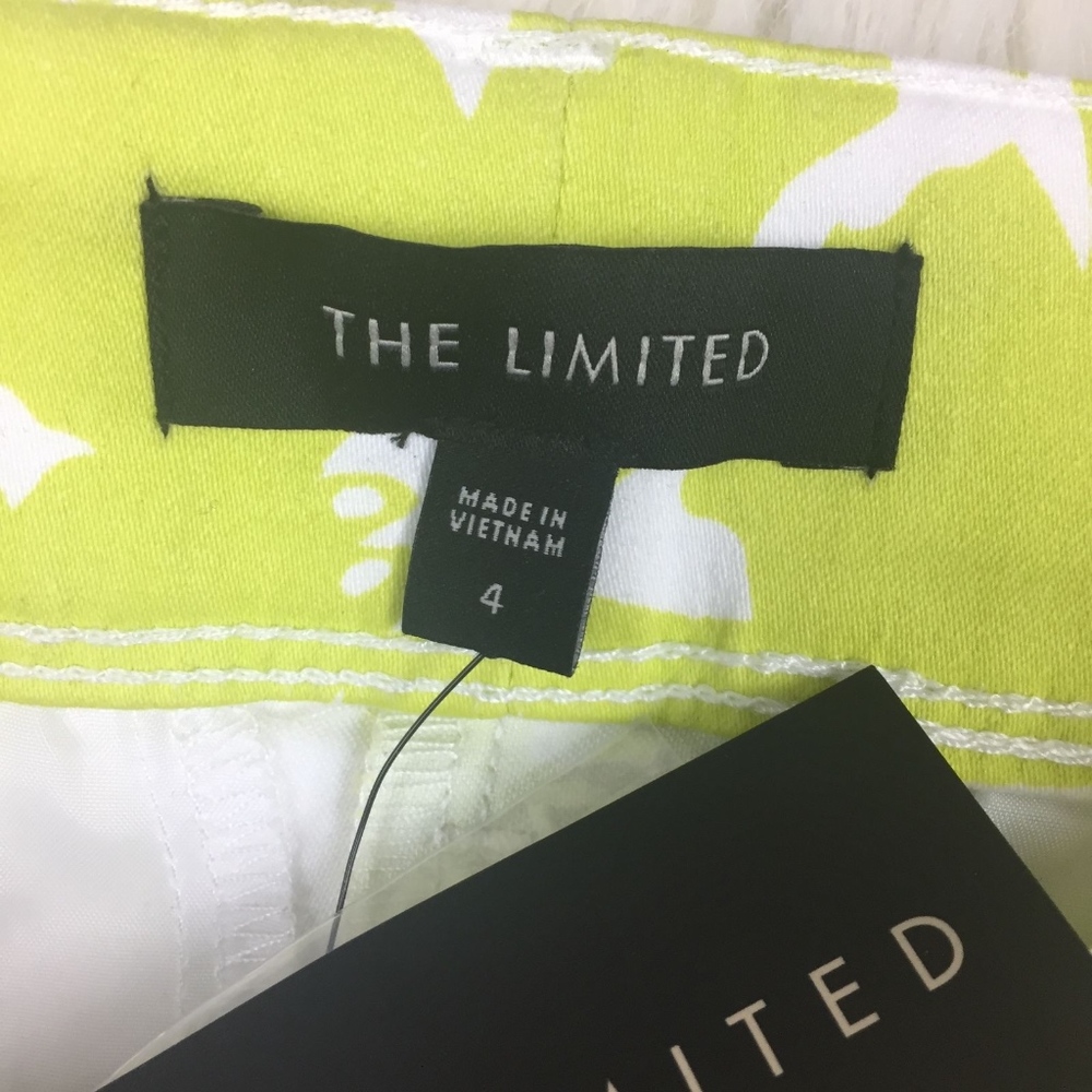 NWT The Limited Tailored Shorts Floral - Picture 5 of 5