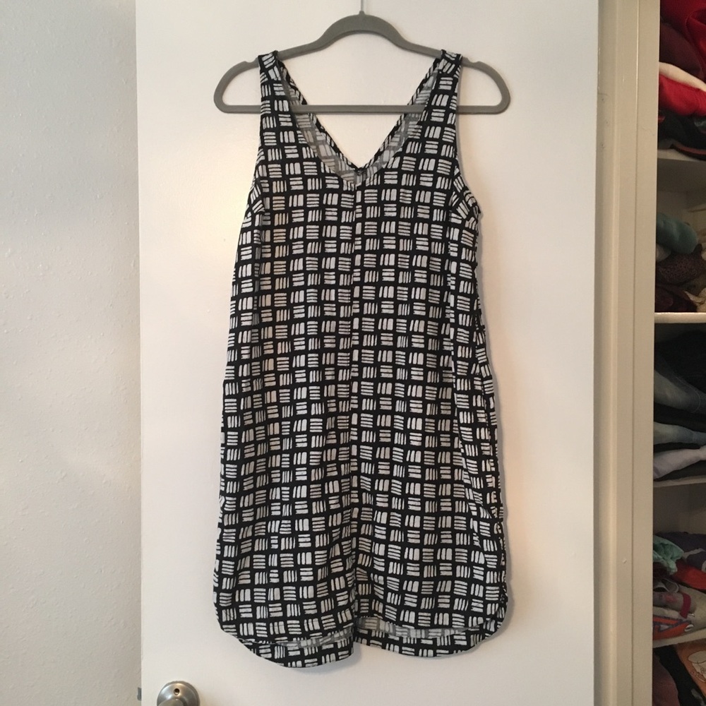 Old Navy Black & White Printed Midi Dress