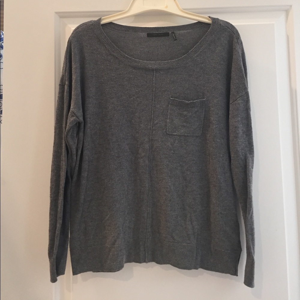 Super soft heather gray sweater in great condition