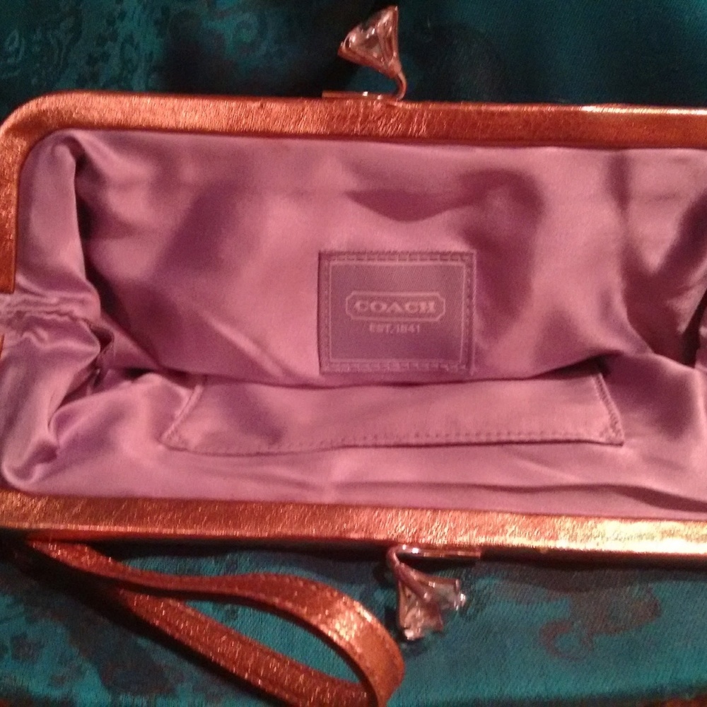 Coach Gold Leather Bag/Clutch Versatile. Mint - Picture 6 of 7
