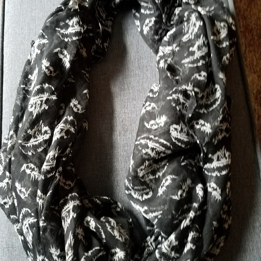 Black scarf with leaves
