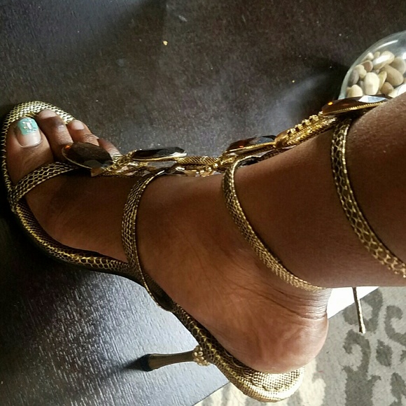 gold on gold open feet heel sandals - Picture 1 of 3