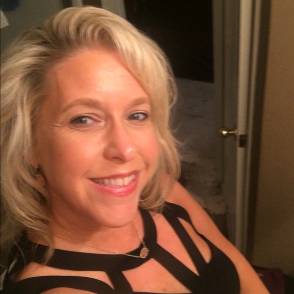 Meet your Posher, Stacy - Picture 1 of 1