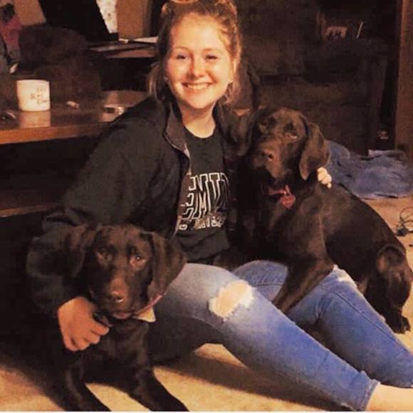 Meet your Posher, Mikayla - Picture 1 of 1