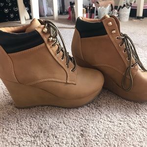 Sneaker wedges