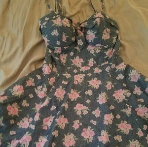 Floral Jessica Simpson dress.
