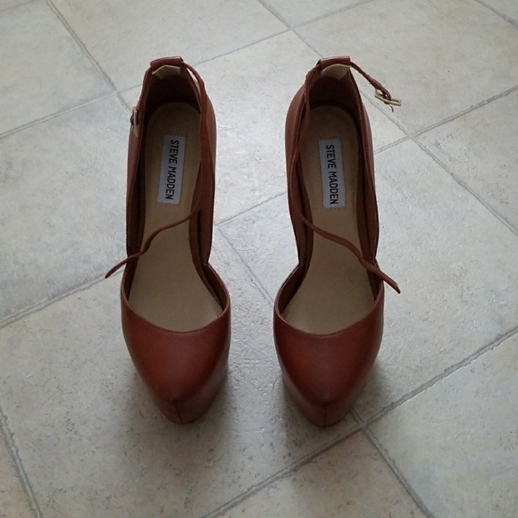 Heels - Picture 3 of 4