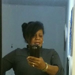 Meet your Posher, Alexia