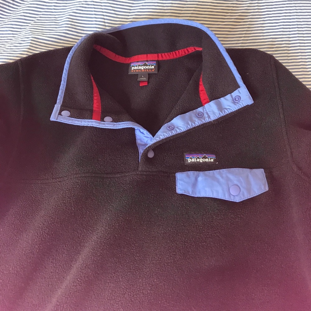 Patagonia size large black women's fleece.