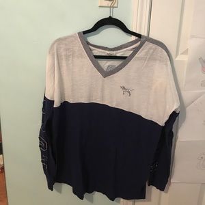 Long sleeve v-neck