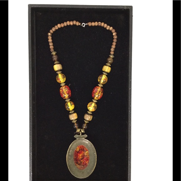 1970s Faux Amber Super Statement Necklace - Picture 5 of 7