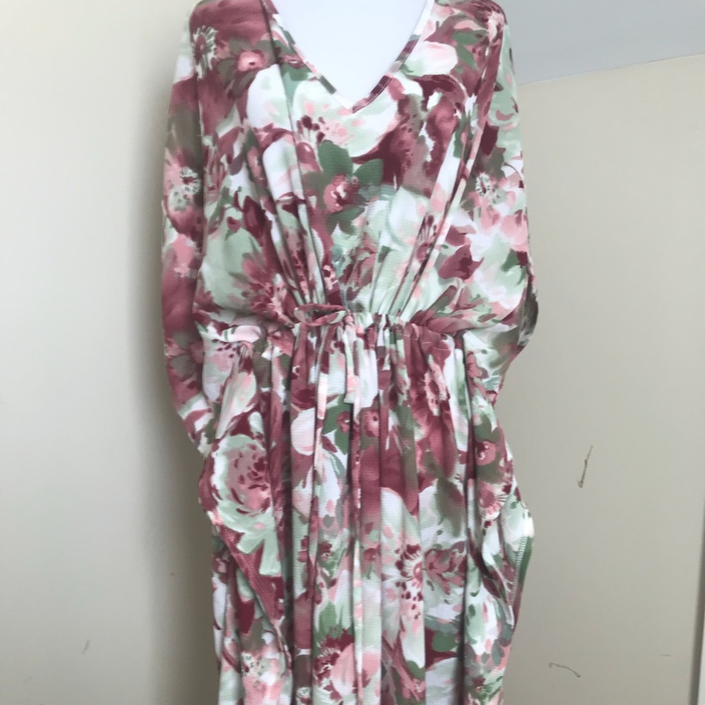 Agnes and Dora NWT medium kaftan floral