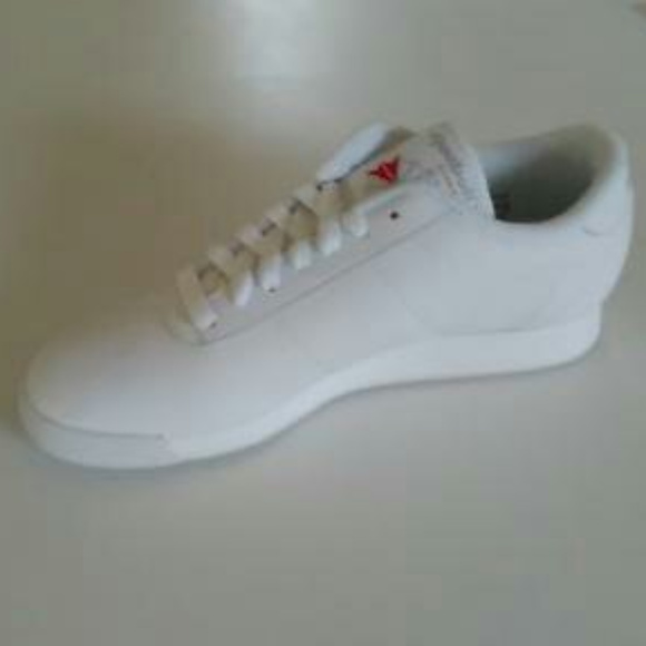 white aerobics shoes