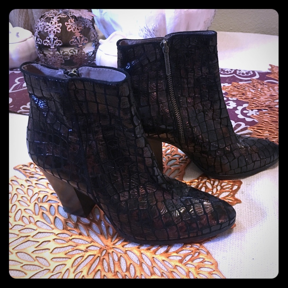 Donald J Pliner boots