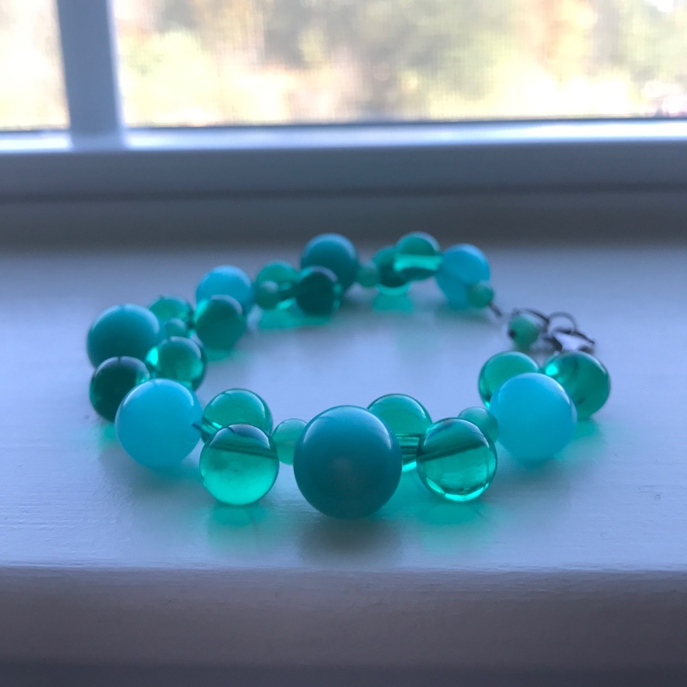 Vintage lucite bead bracelet