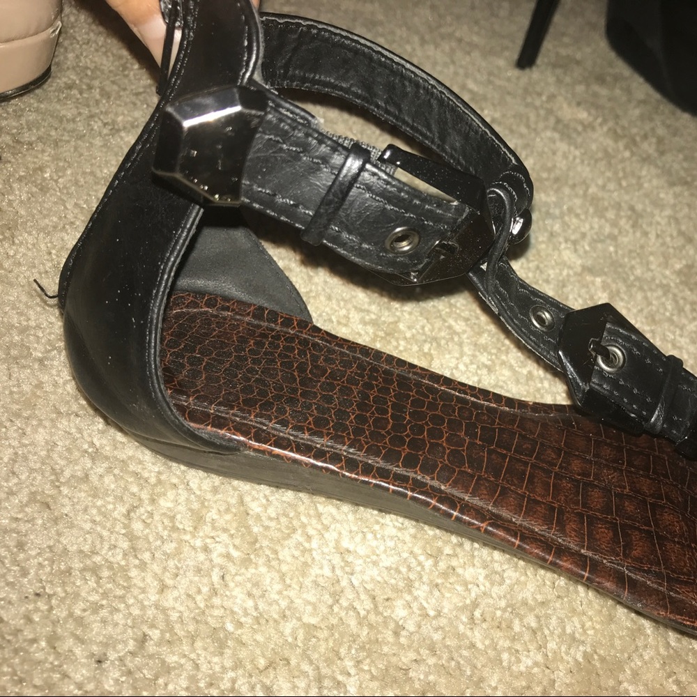 Sandals - Picture 4 of 4