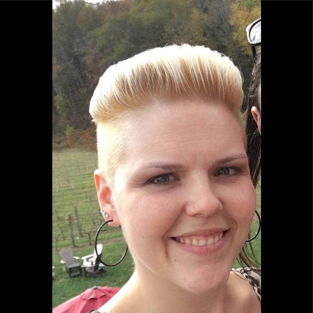 Meet your Posher, Jennifer