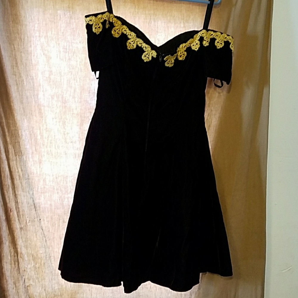 RAMPAGE DRESS CUT