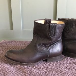 Frye Anna Short Boots