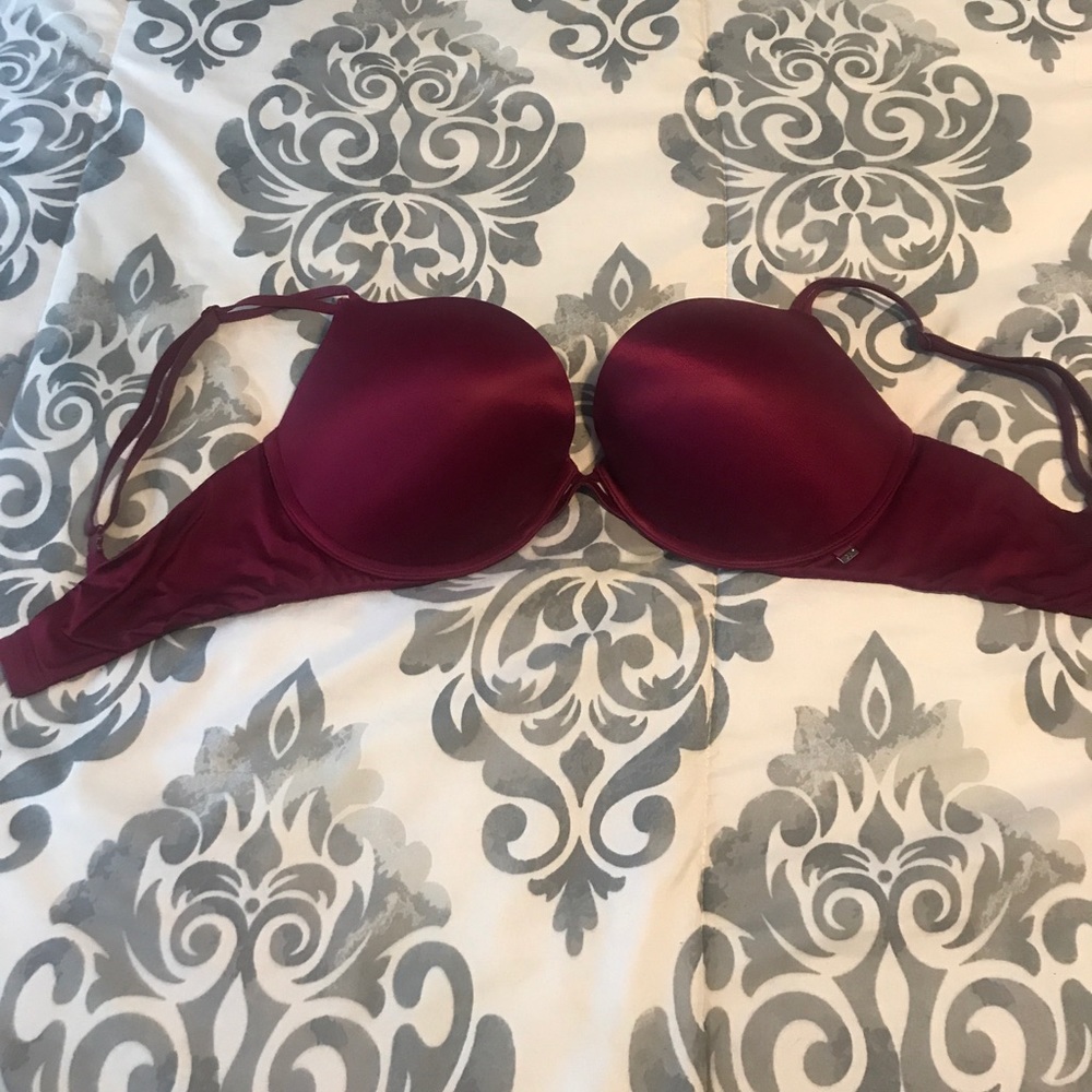 34DDD VICTORIA’S SECRET BRA