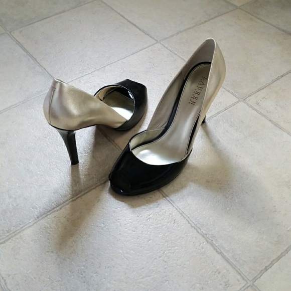 Two toned heels - Picture 3 of 3