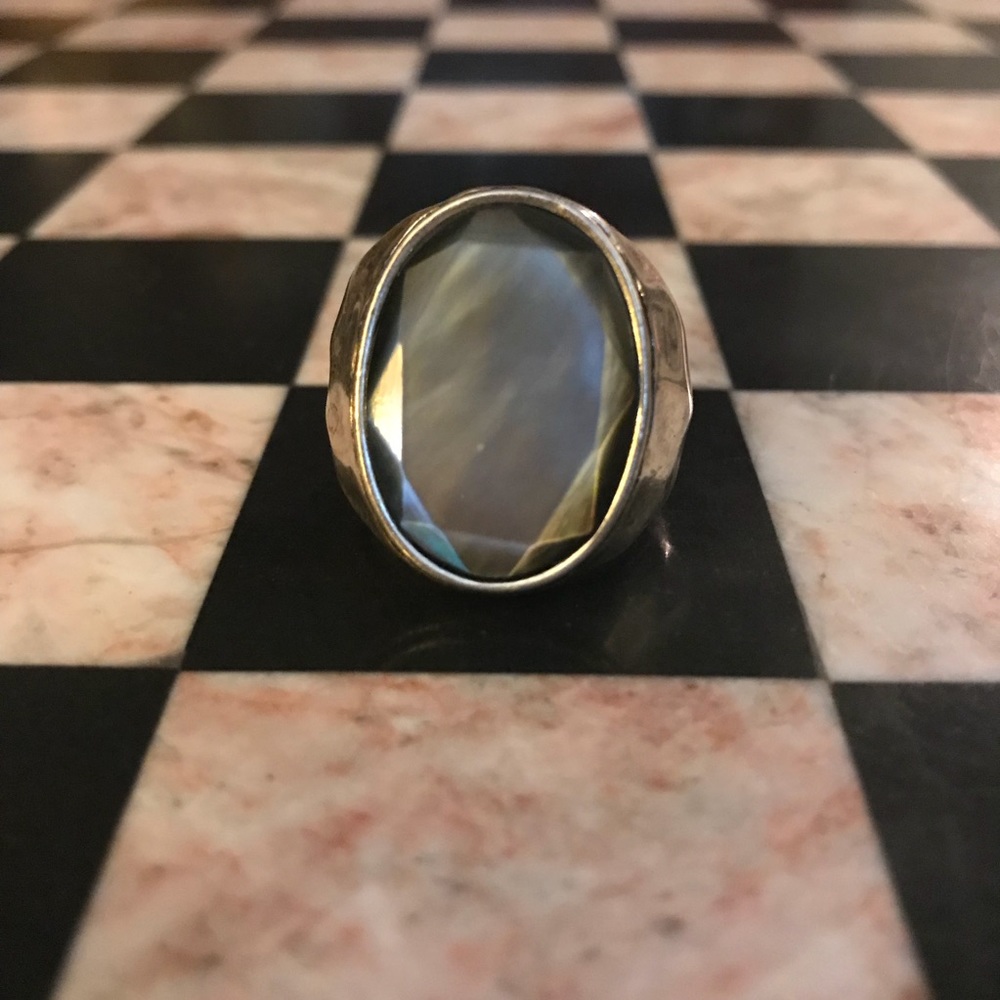 Mother-of-pearl Statement Ring 💍