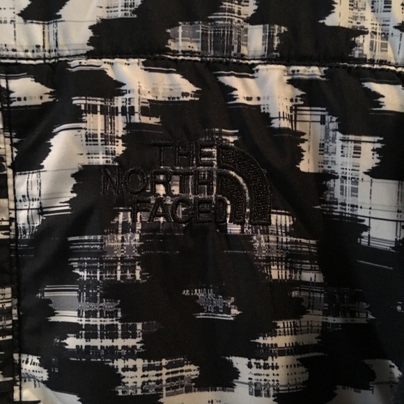 North Face hooded Denali - Picture 3 of 3