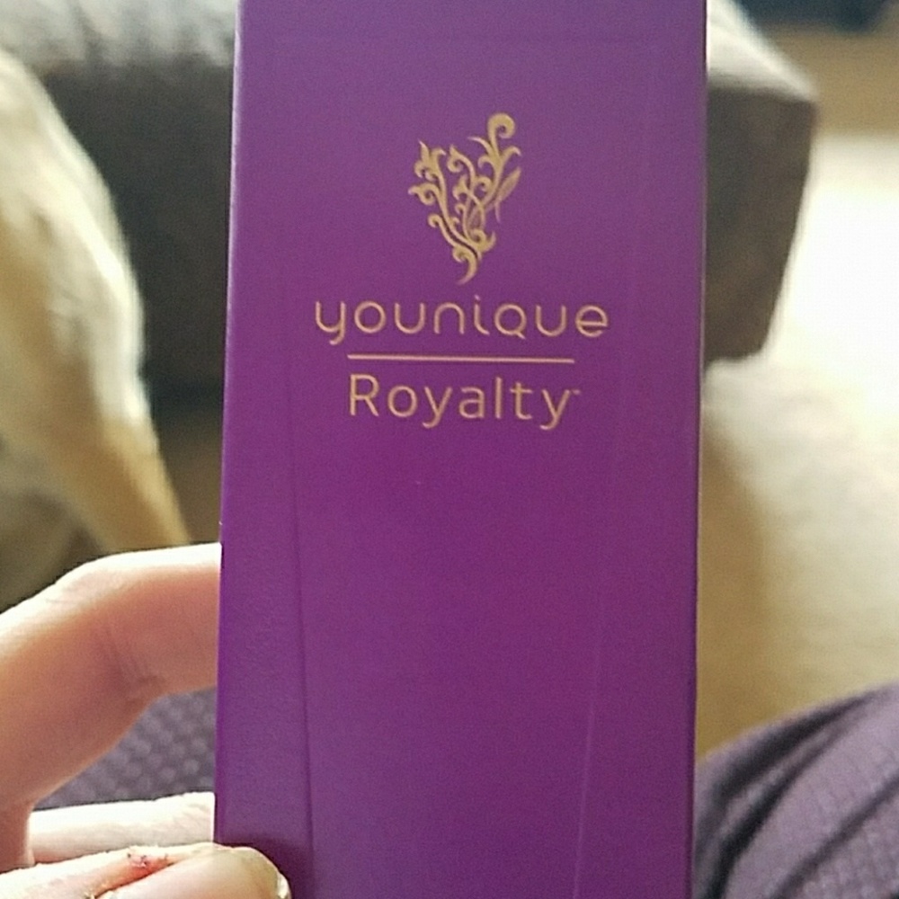 Younique royalty