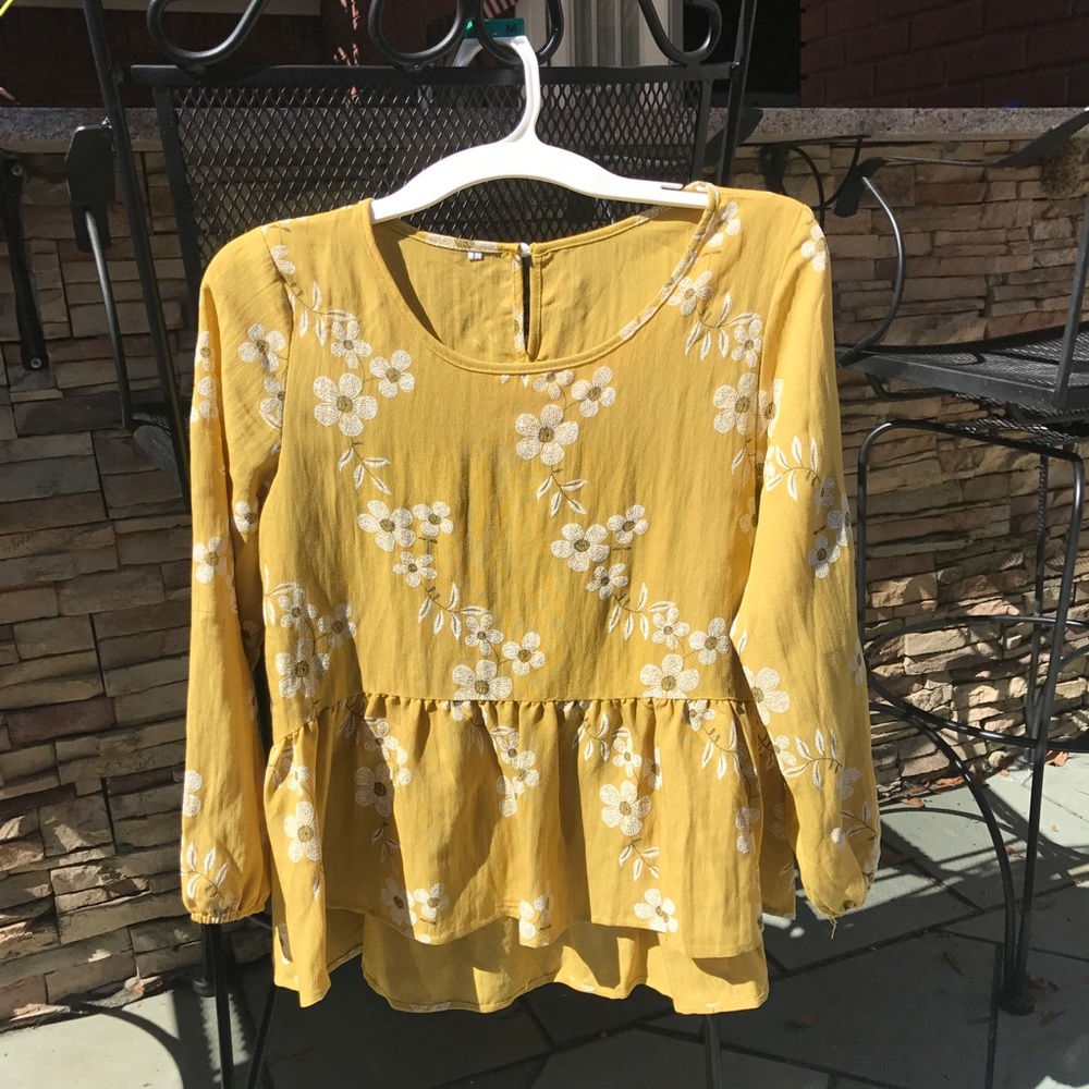 Long sleeve flower top