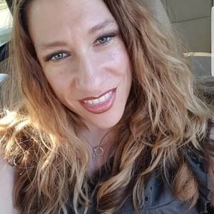 Meet your Posher, Dena