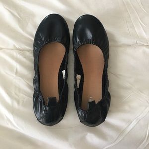 Black ballet flats