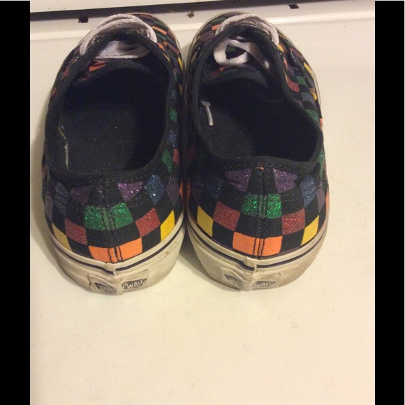 Vans - Picture 2 of 4