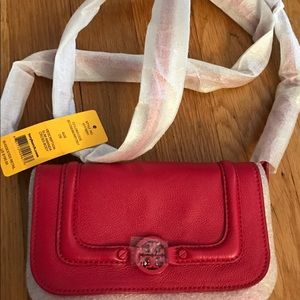 Tory Burch Amanda slim crossbody gooseberry color