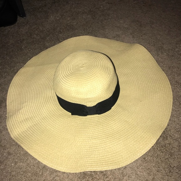 LIKE NEW! Mossimo floppy hat! - Picture 2 of 3