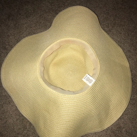 LIKE NEW! Mossimo floppy hat! - Picture 3 of 3