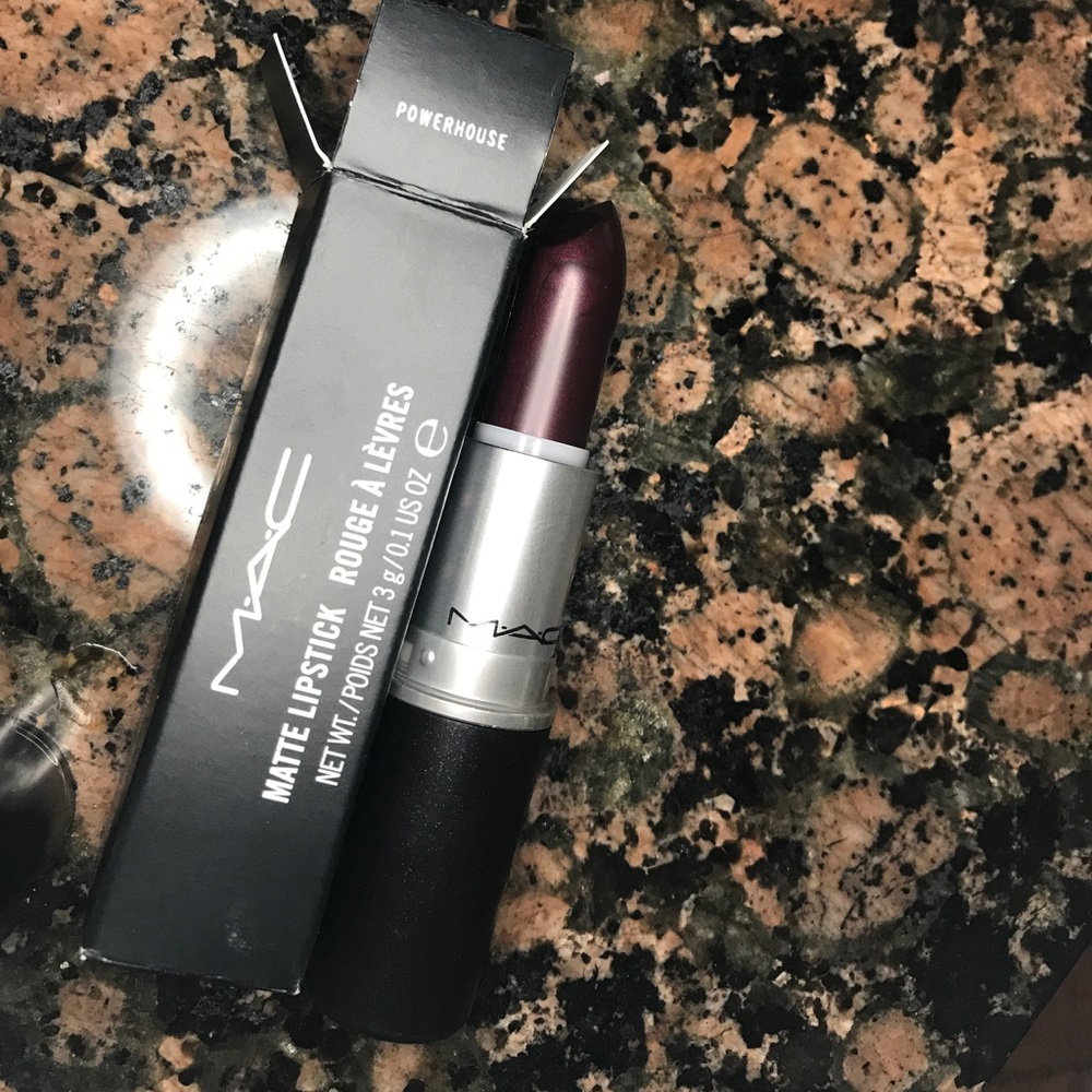 MAC New Velvet Matte Vampy Lipstick !💀♥️