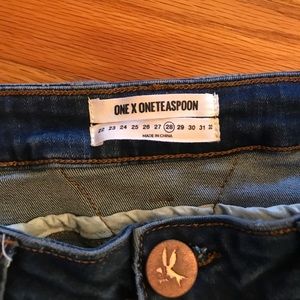 One Teaspoon Jeans NWOT size 28 brand new!!!!