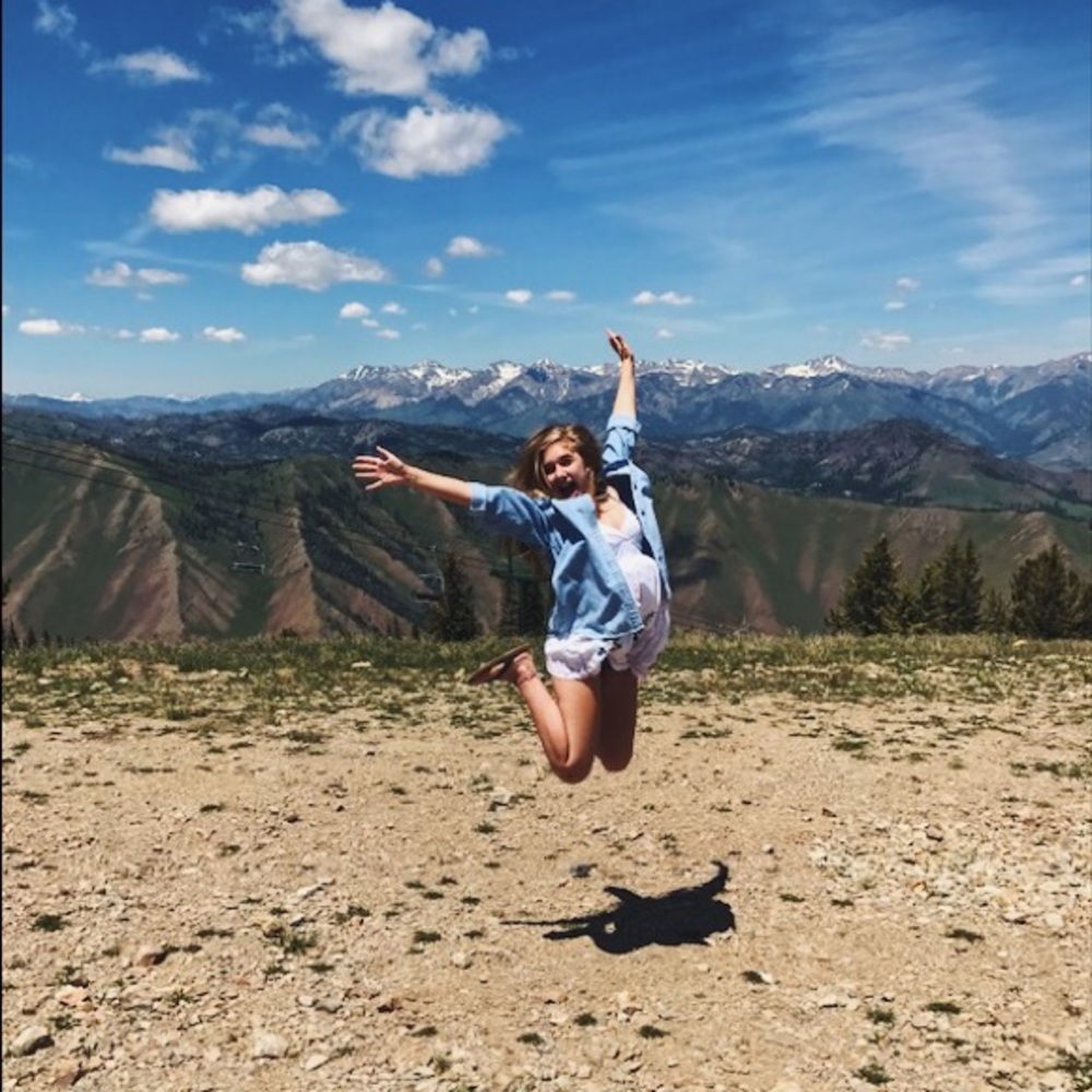 Meet your Posher, Chrissy