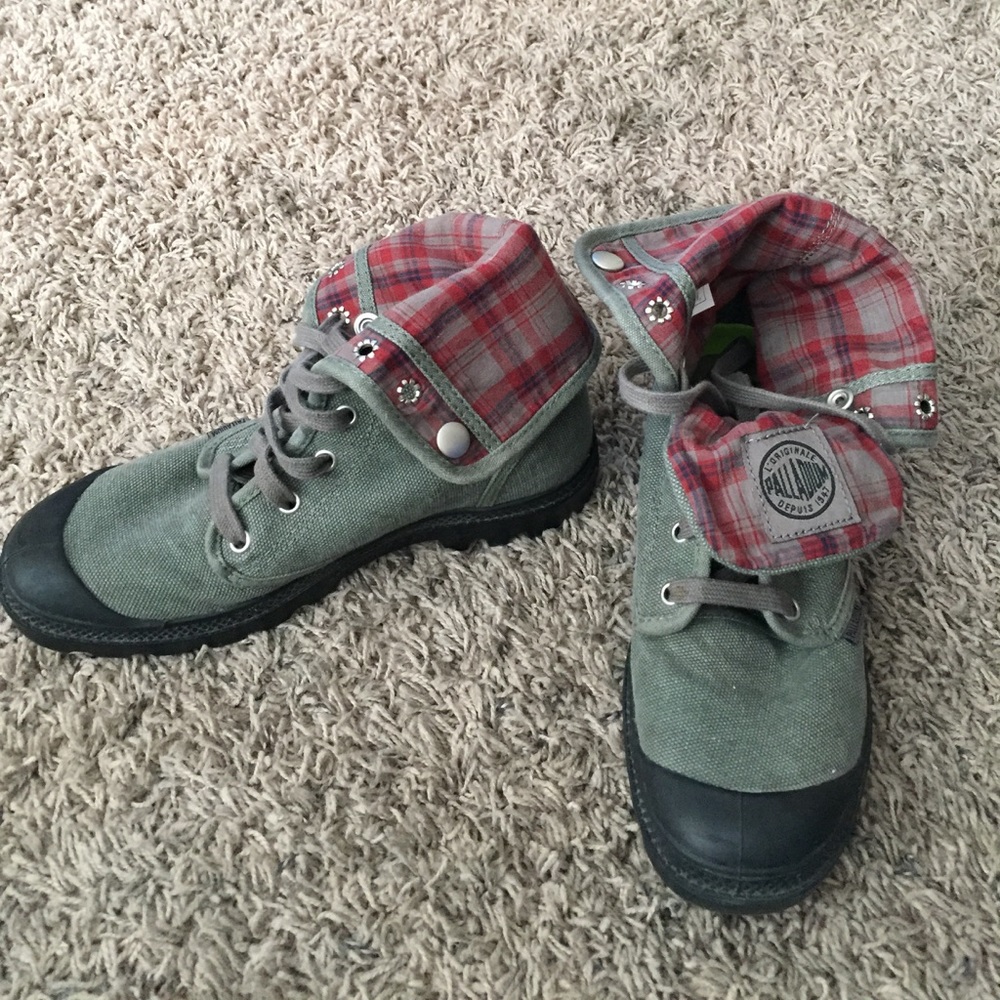 Fold-down Canvas Boots by Palladium (Like New)!