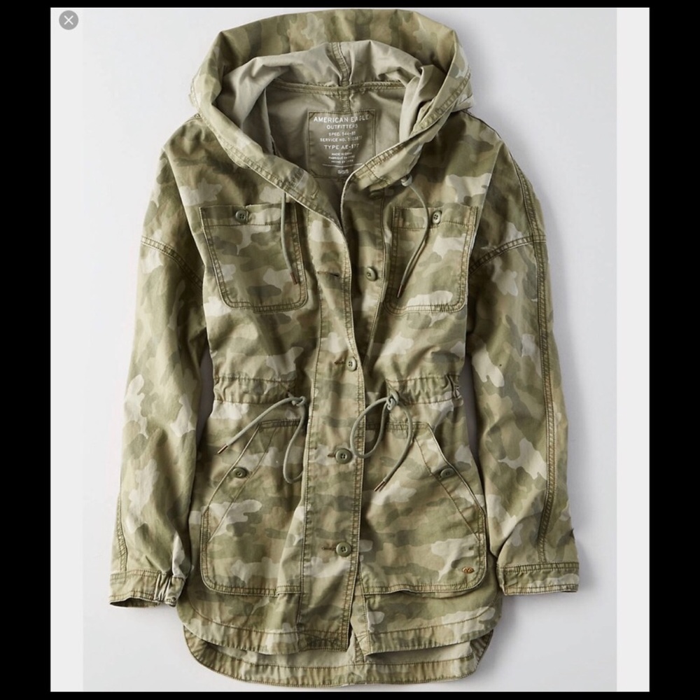 American Eagle Outfitters camo hooded jacket