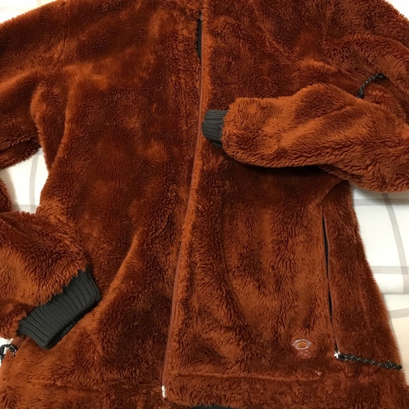 Mountain hardware jacket zip up-taking offers !! - Picture 4 of 5