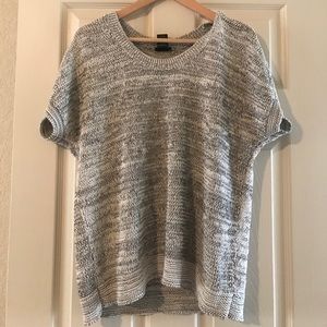 Short sleeve sweater