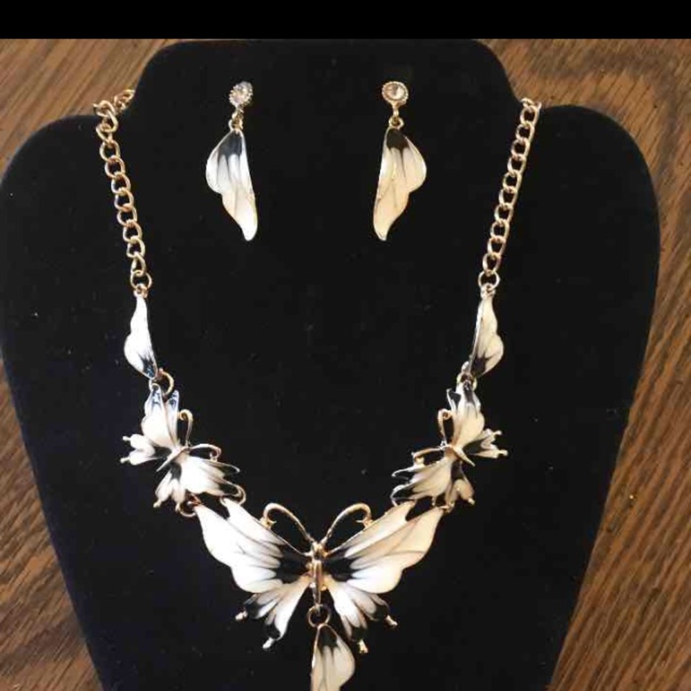 BRAND NEW Butterfly Set