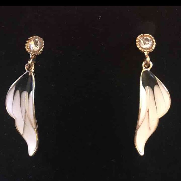 BRAND NEW Butterfly Set - Picture 3 of 3