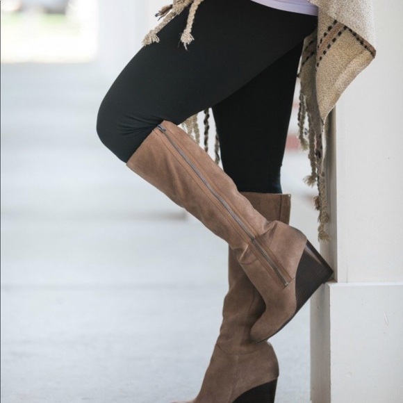 ✨RESTOCKED✨Black soft knit  leggings - Picture 5 of 8