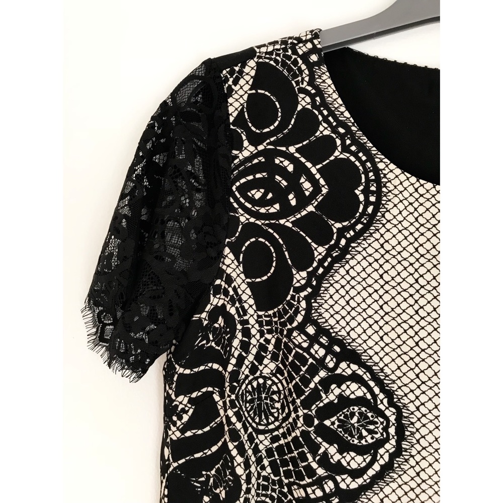 Forever 21 Lace Cap Sleeve Dress