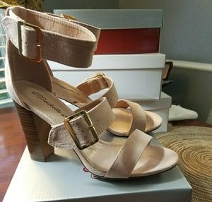 Breckelle's Morgan buckle strap sandals