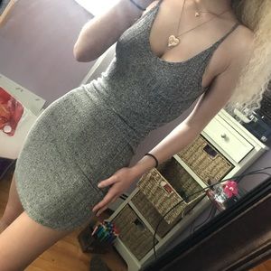 Ribbed v-neck bodycon dress