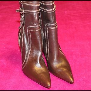 Steve Madden "Decision" Bootie Sz 6